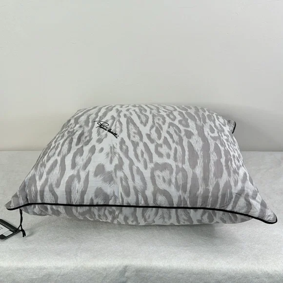 ROBERTO CAVALLI NWT NEW WITH TAG GRAY WHITE BLACK LARGE LEOPARD ACCENT PILLOW - Picture 8 of 11